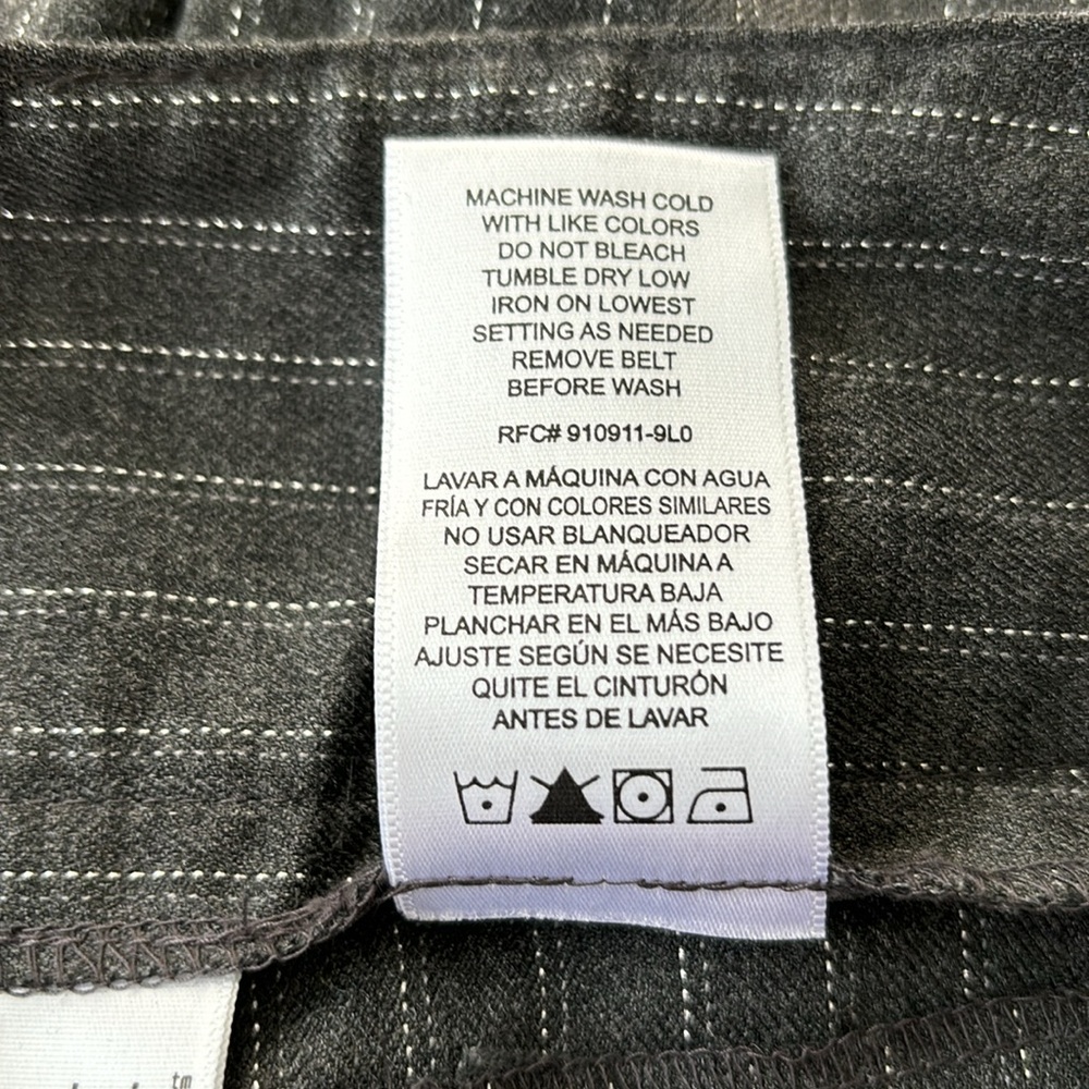 No Boundaries Women’s Pinstripe casual business pants. Size 5 gray - Picture 9 of 11